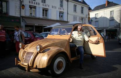 Hrđa mu ne može ništa: Šasija mu od kruške, branik od oraha