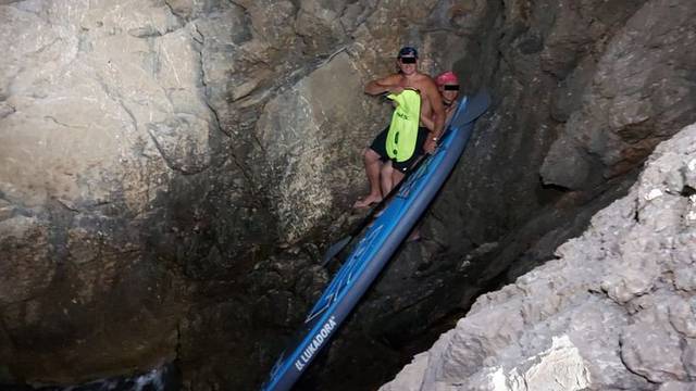 HGSS objavio detalje akcije kod Paga: Spasili su turiste na SUP-u, bura ih je odnijela na stijene