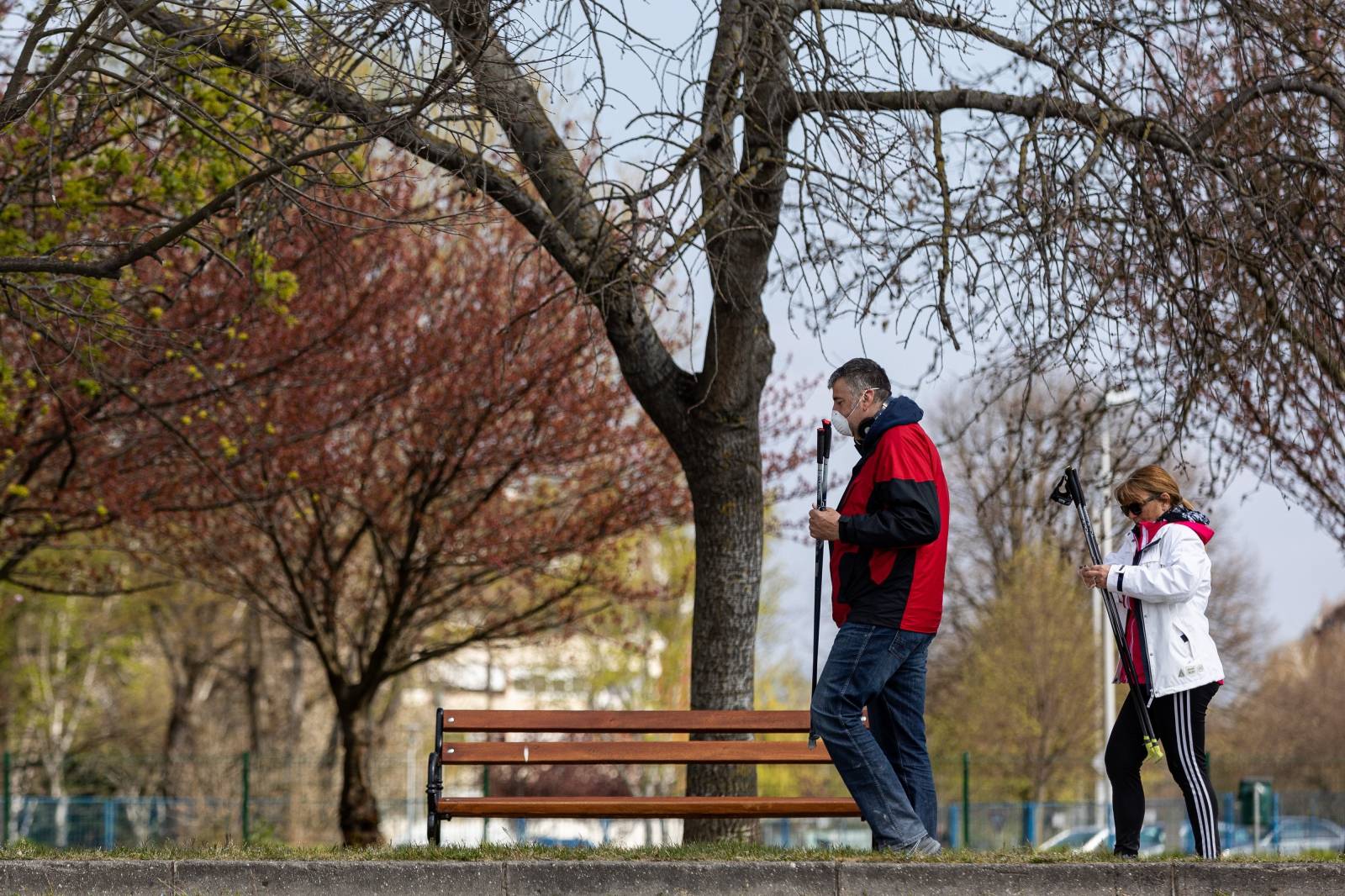 Zagreb: Mali broj rekreativaca i šetača na Jarunu