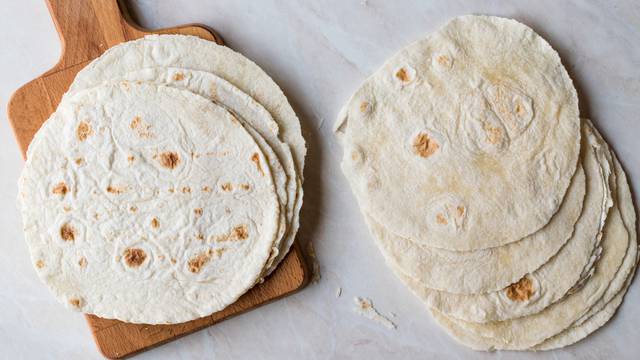 Kuhari objasnili zašto tortilju ne treba zagrijavati u mikrovalnoj