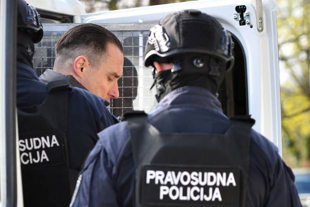 Na Županijskom sudu u Varaždinu nastvaljeno je  suđenje Srđanu Mlađanu, doveden je pod jakim osiguranjem na sud