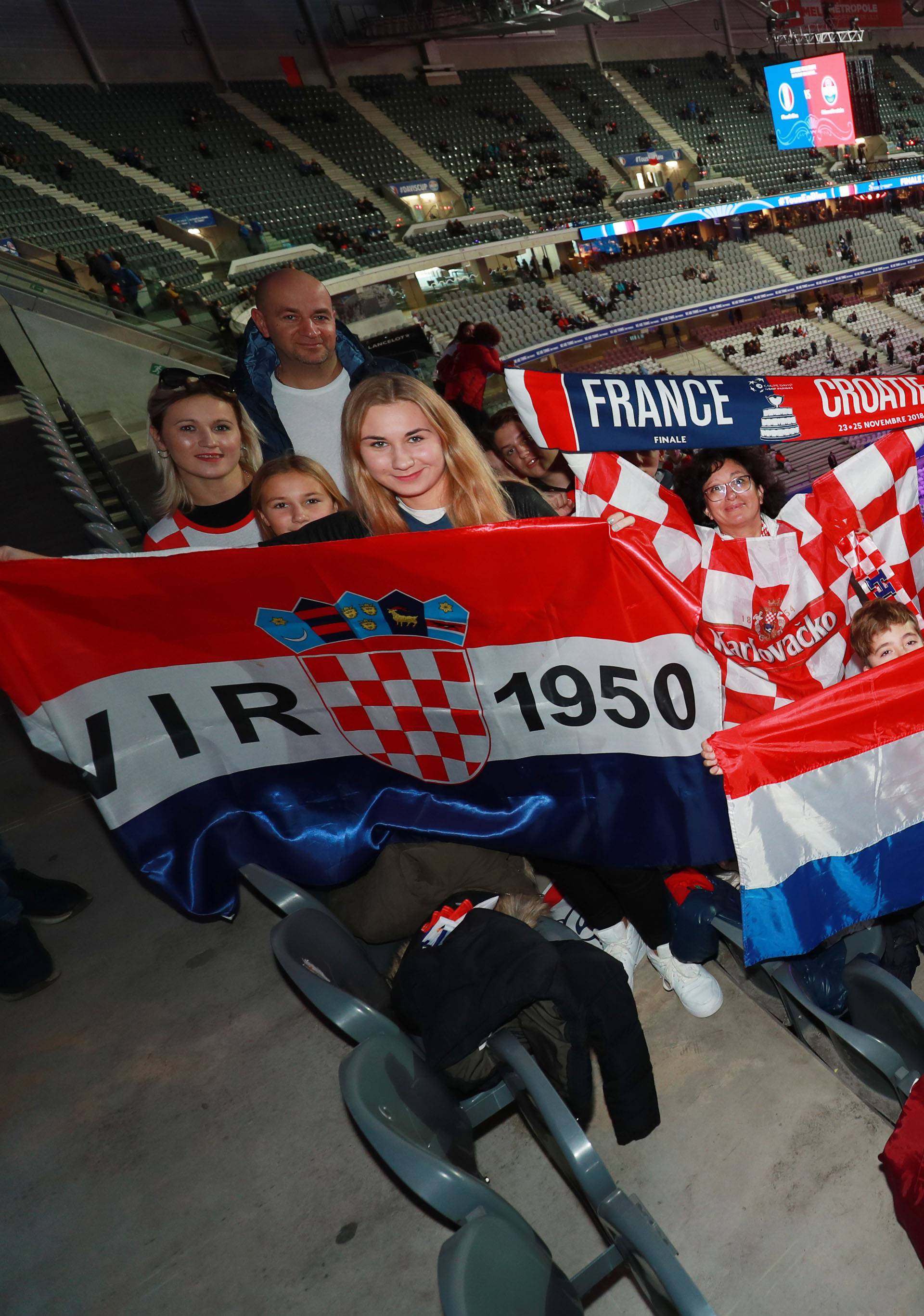 Lille: Atmosfera na stadionu tijekom prvog dana finala Davis Cupa izmeÄu Francuske i Hrvatske