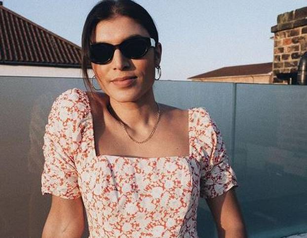 Boho haljina cvjetnog motiva idealna je za sunčani party