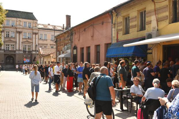 "Studentska lista - Studenti pobjeđuju!" diljem Srbije skupljaju potpise za izbore