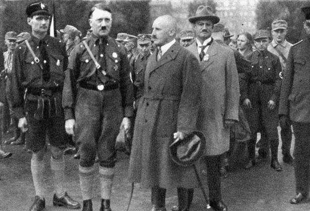 3. Reichsparteitag NSDAP: Hitler, HeÃ / Foto