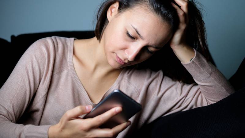 Kakav je vaš znak Zodijaka u slanju poruka - Tko je stalno na mobitelu, a tko nikad ne odgovara