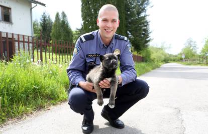 Bit će Garo ili Crni: Psić kojeg su našli policajci ima novi dom
