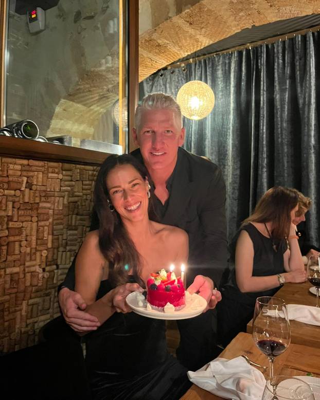 FOTO Trenirala pod bombama u bazenu, ljubila slavne sportaše i postala broj 1. Ovo je njen put...