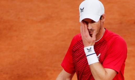 'Za&scaron;to je on uop&cacute;e na terenu? Pa samo zauzima mjesto mla&dstrok;ima!