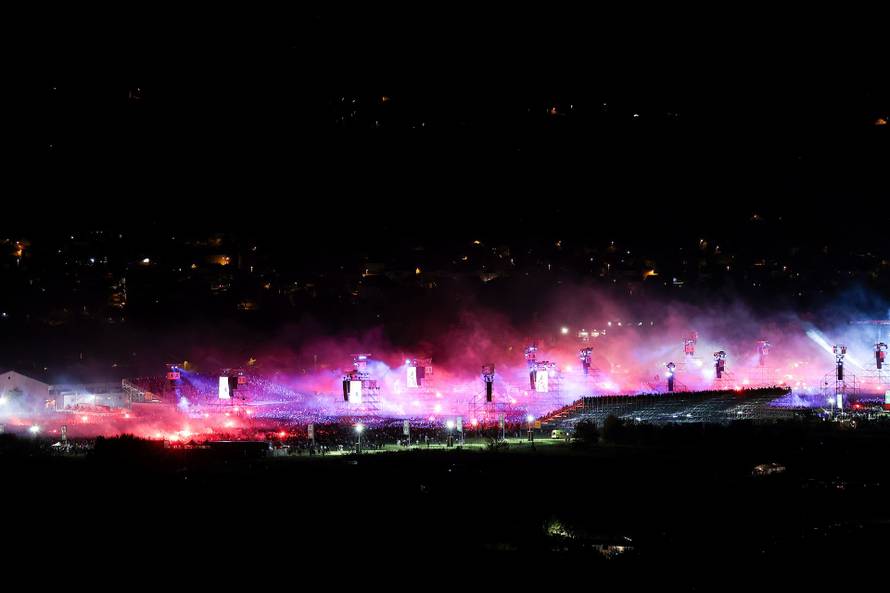 Sinj: Pogled na Hipodrom tijekom koncerta Marka Perkovića Thompsona