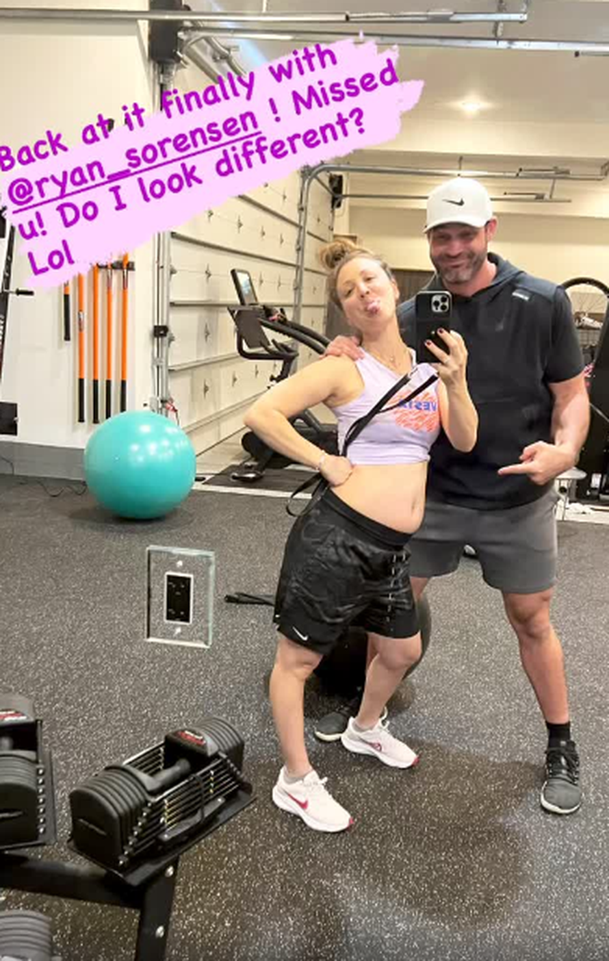 Kaley Cuoco pokazala trudnički trbuščić: 'Nismo se vidjeli neko vrijeme, izgledam li drukčije?'