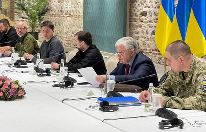 Pregovori: Rusija obećala da će smanjiti  svoje operacije, a Ukrajina predložila neutralnost