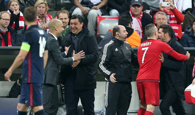 Muenchen: Diego Simeone primio za vrat Francka Riberyja i udario delegata UEFA-e