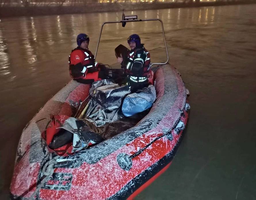 Prekinuli potragu za curicom u Savi: 'Uvjeti su preteški, ništa ne možemo. Nastavljamo sutra'