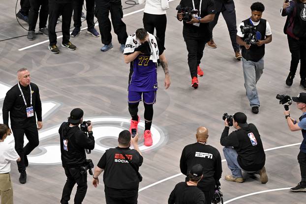 NBA: Los Angeles Lakers at Dallas Mavericks