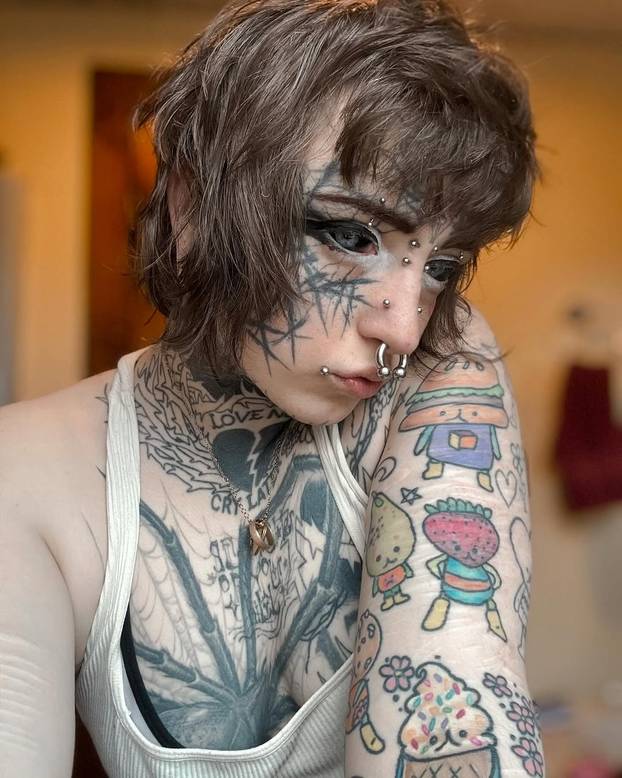 FOTO Djevojka riskirala sljepoću zbog tetovaže očnih jabučica: Izgledam kao riba, ali ne žalim