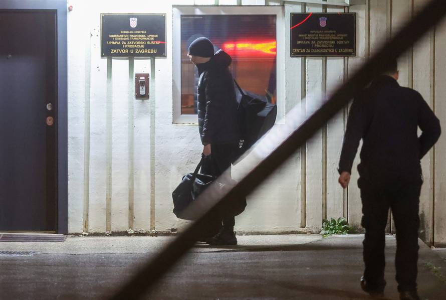 Zagreb: Nikola Petrač došao je u remetinečki zatvor radi izdržavanja kazne zbog afere "Mikroskopi"