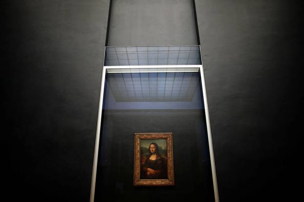 Louvre museum closed during lockdown in Paris