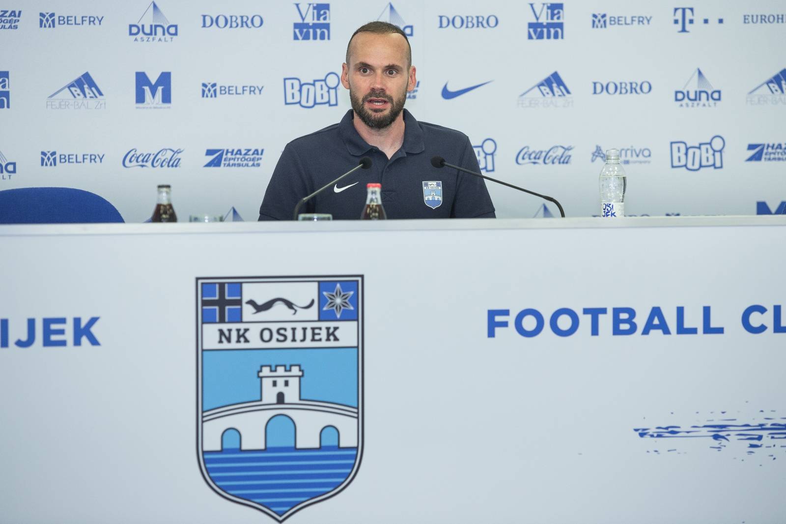Osijek: Trener NK Osijeka Dino Skender odrÅ¾ao konferenciju za medije nakon utakmice