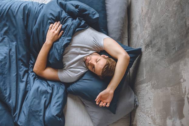 Kako su povezani spavanje i prehrana? Top savjeti za bolji odmor i kvalitetniji život