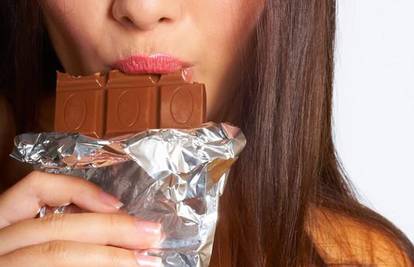 Kockica tamne čokolade na dan štiti od srčanih bolesti