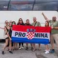 VIDEO Fanovi iz Dalmacije stali busevima u Brinju pa plesali i pjevali: 'Ako ne znaš šta je bilo'
