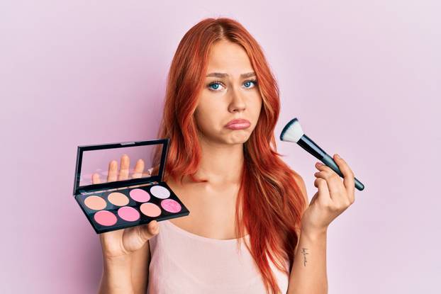 Greške u šminkanju zbog kojih zrele žene izgledaju još starije