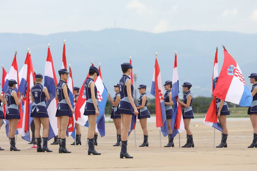 Vatreni sletjeli u ZraÄnu luku dr. Franjo TuÄman