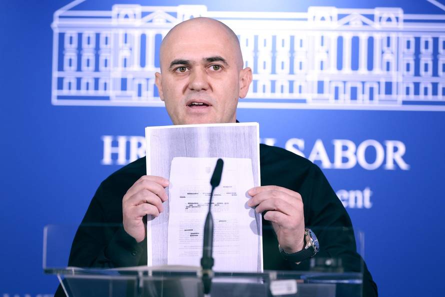 Josip Dabro nosi luksuzni sat vrijedan 5.600 eura koji nije naveo u imovinskoj kartici