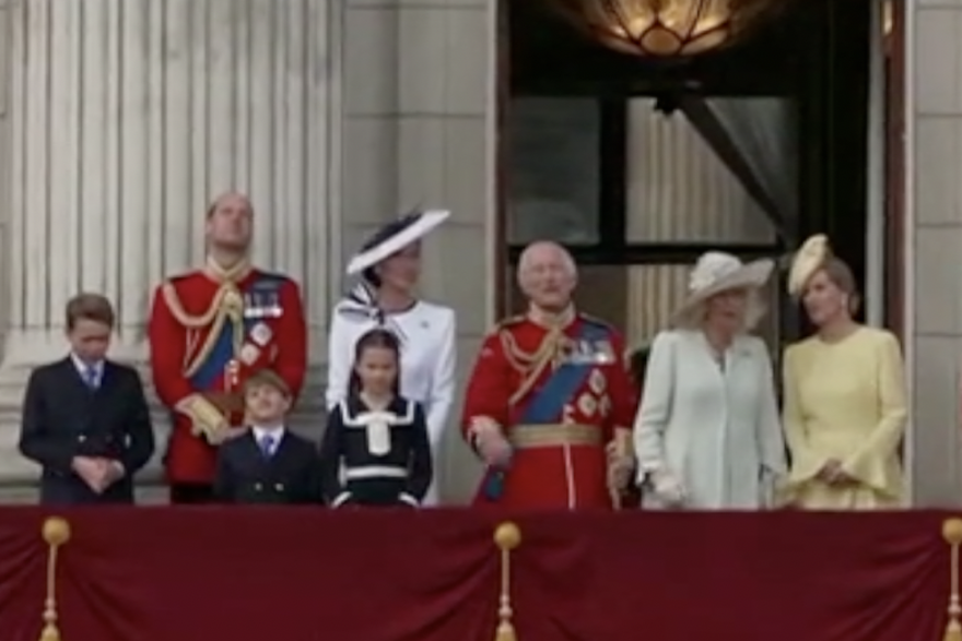 Princeza od Velsa pridružila se kraljevskoj porodici na balkonu palate