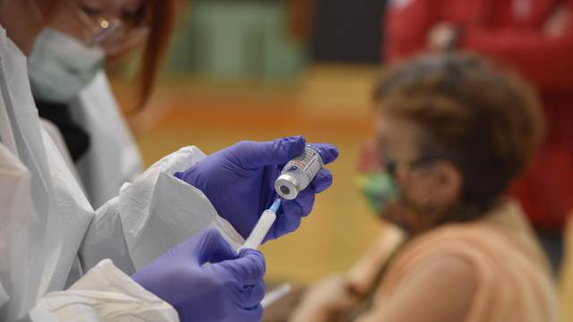 Počelo jesensko cijepljenje protiv covida: U posljednjih sedam dana umrlo je 14 ljudi