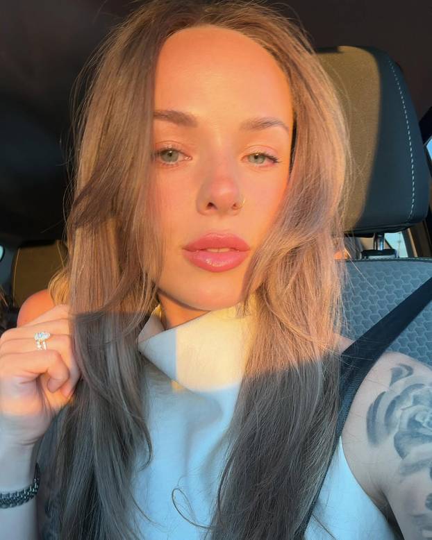 FOTO Najjači čovjek na svijetu ima 206 cm, a ljubi konobaricu od 157 cm. Tragedija ih zbližila...