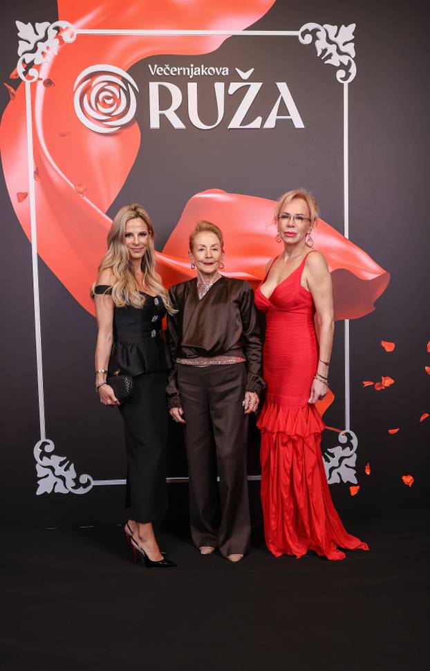 Zagreb: Uzvanici na dodjelu medijske nagrade "Večernjakova ruža" u Hrvatskom narodnom kazalištu