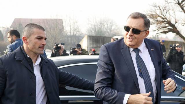 Sarajevo: Milorad Dodik zajedno sa svojim pristalicama stigao je na novo ročište u zgradu Suda BiH