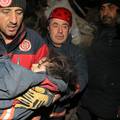 Čudo u Turskoj: Nakon 73 sata iz ruševina izvukli djevojčicu (5) i njezine roditelje. Svi su dobro!
