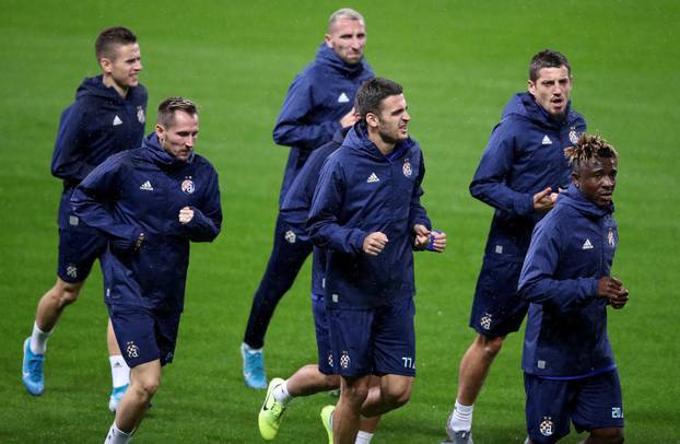 Manchester: Trening nogometaša Dinama na Etihadu
