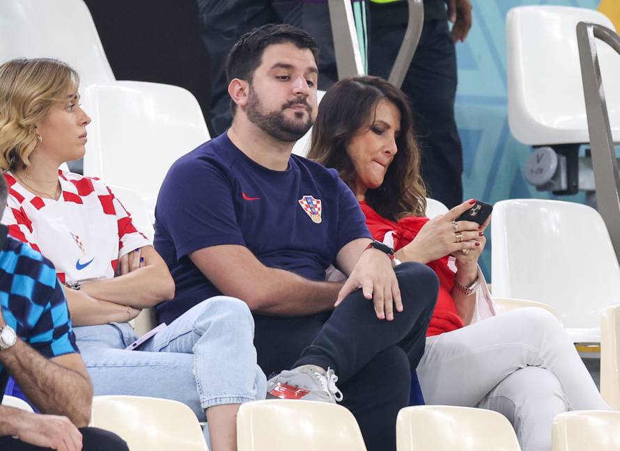 KATAR 2022 - Supruga i sin  izbornika Zlatka Dalića na  susretun Hrvatske i Argentine u polufinalu Svjetskog prvenstva 