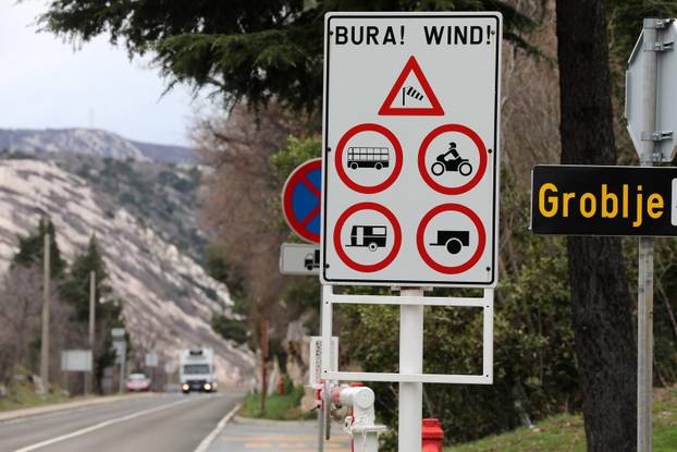 Jak vjetar otežava promet na području Kvarnera