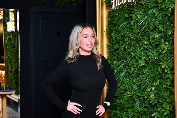 FOTO Pogledajte što u večernjim satima radi lijepa Lara iz 'Gospodina Savršenog'