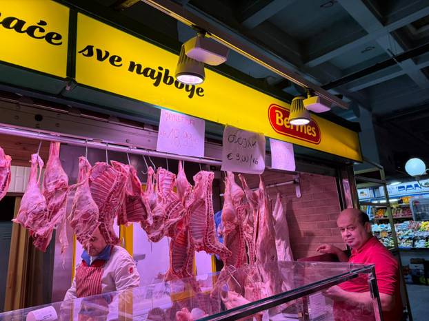 24SATA NA DOLCU Ovo su cijene s tržnice u Zagrebu uoči Uskrsa!