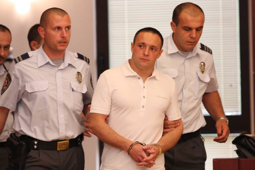 ARHIVA - 2010. Split: Cviku 8 godina i 3 mjeseca za dilanje droge na Kor?uli