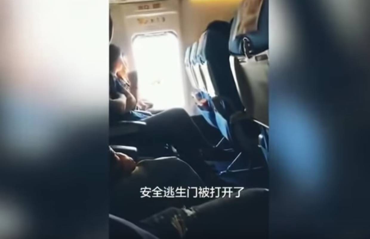 Htjela prozračiti: U zrakoplovu otvorila 'izlaz za slučaj nužde'