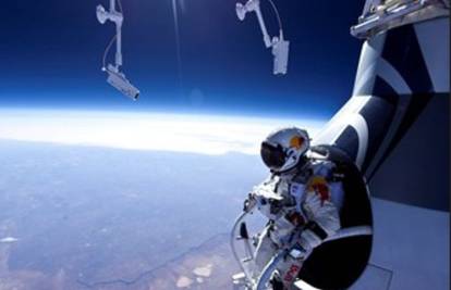 Priprema za skok iz svemira: Baumgartner skače s 27,4 km