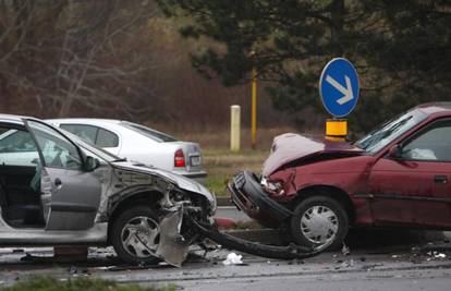 Zagreb: Zbog kiše i brzine prouzročila sudar pet auta