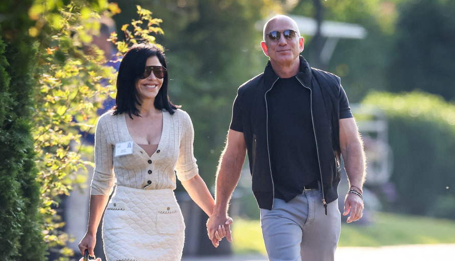 Zaručnica milijardera Bezosa obožava dijamante i luksuz: Čak je dobila i svoj kip na jahti...