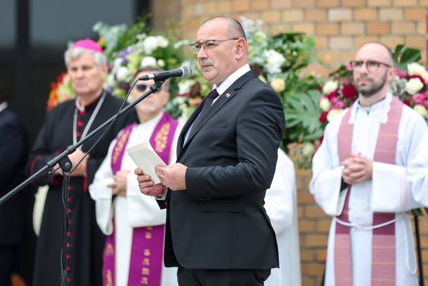 Posljednji ispraćaj Ante Ćorušića na Mirogoju