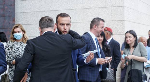 Ovako je bilo na 25. obljetnicu Oluje: Plenki i Zoka se rukuju, Banožić, Beroš... Svi su tamo