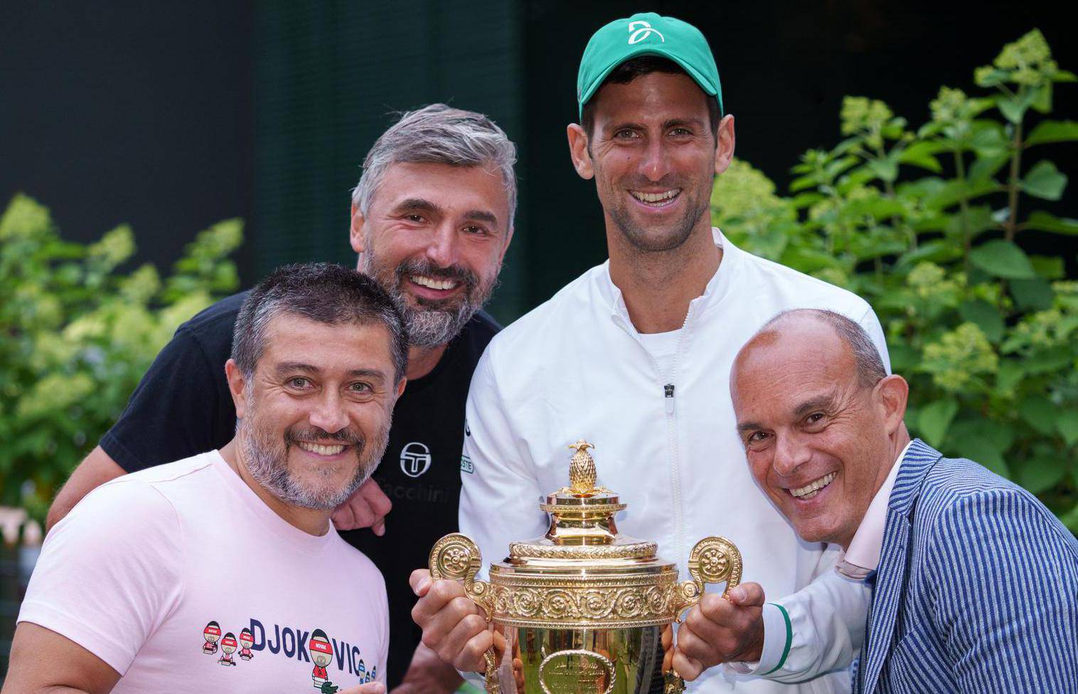 London: Goran Ivaniševi? pozirao je s Novakom ?okovi?em nakon osvajanja Wimbledona