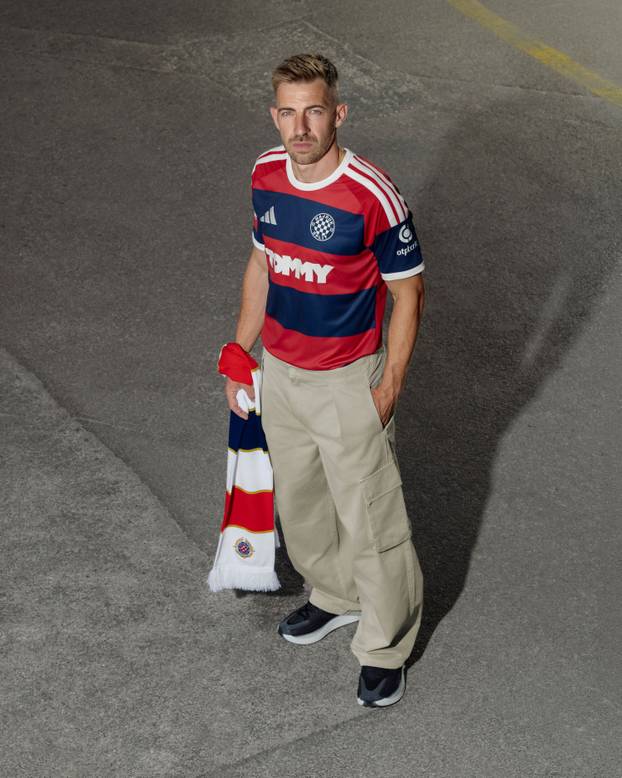 FOTO Hajduk predstavio novi gostujući dres. Navijači složni: 'Sad izgledamo kao Bayern...'