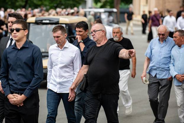 Zagreb: Sprovod redatelja Zrinka Ogreste na Mirogoju